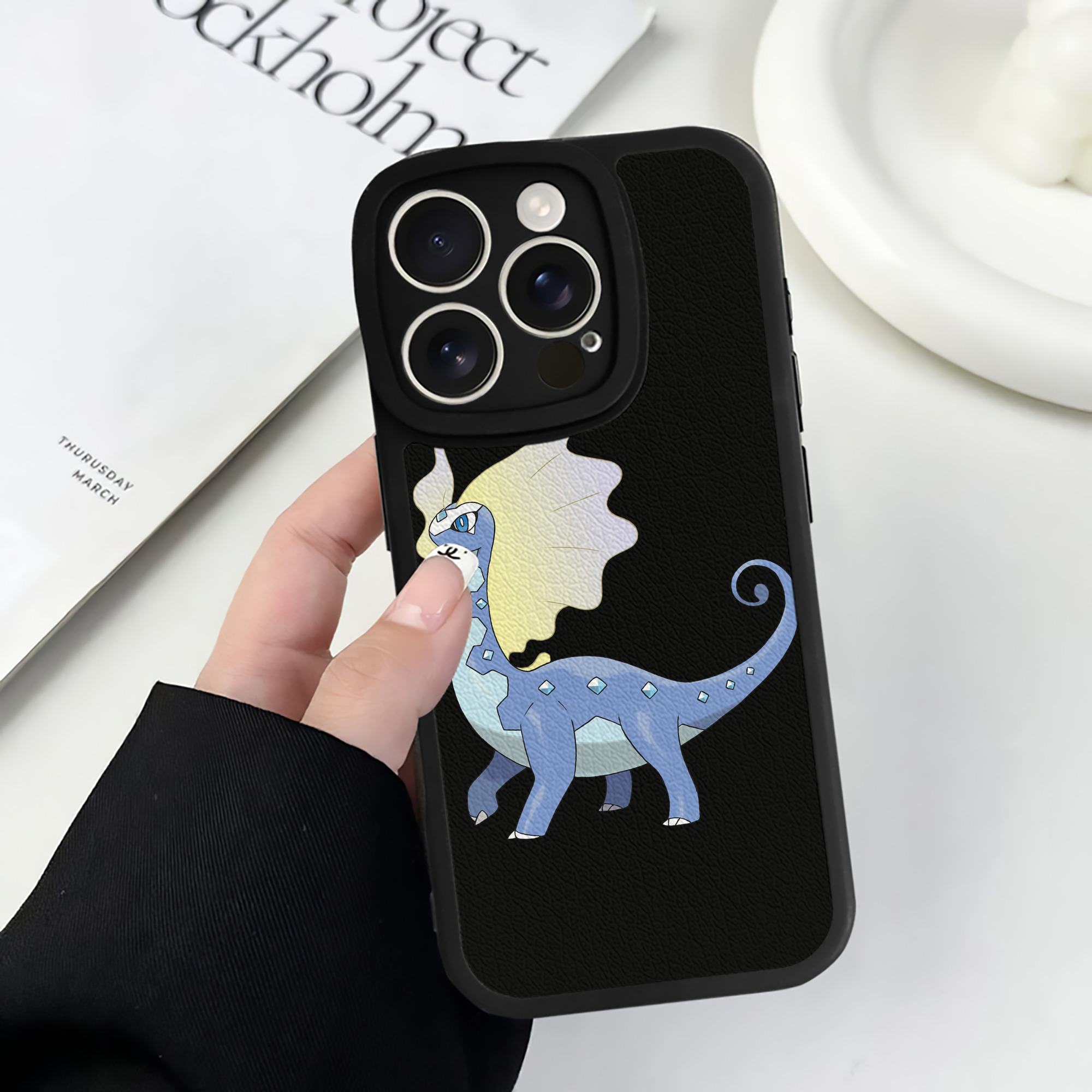 （画像用） ポケットモンスター Pokémon 【iPhone 16シリーズ対応】シリコンスマホケース（レザー調） 材質：シリコン